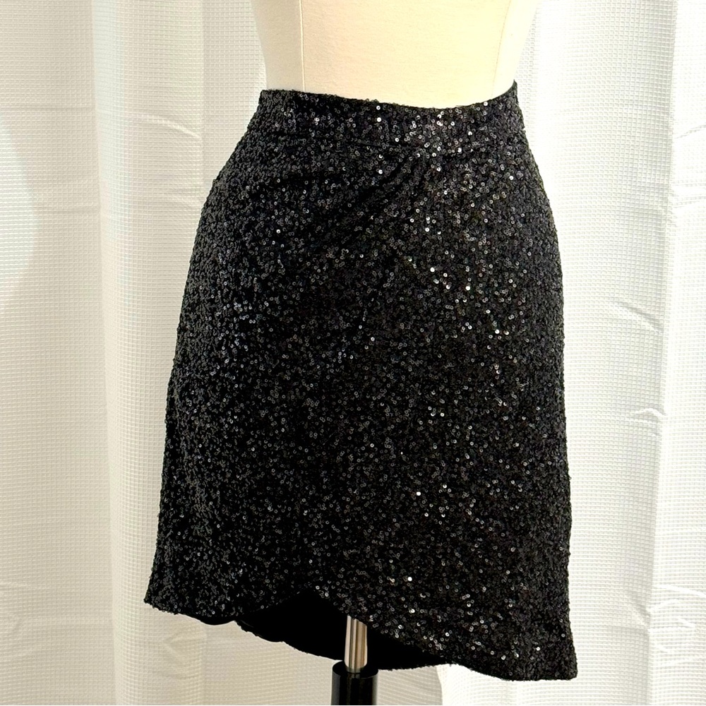 Forever 21+ Women's Sequin Embellishment Mock Wrap Mini Skirt, Black, Size 2X